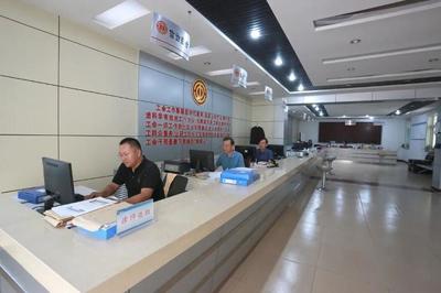 章丘區公共法律服務中心工會分中心掛牌儀式暨法律咨詢服務啟動