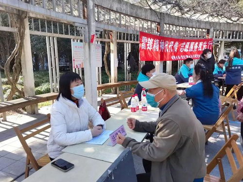 法律咨詢(xún)進(jìn)社區(qū)，便民理發(fā)測(cè)血壓，寶山學(xué)雷鋒活動(dòng)多點(diǎn)開(kāi)花暖人心